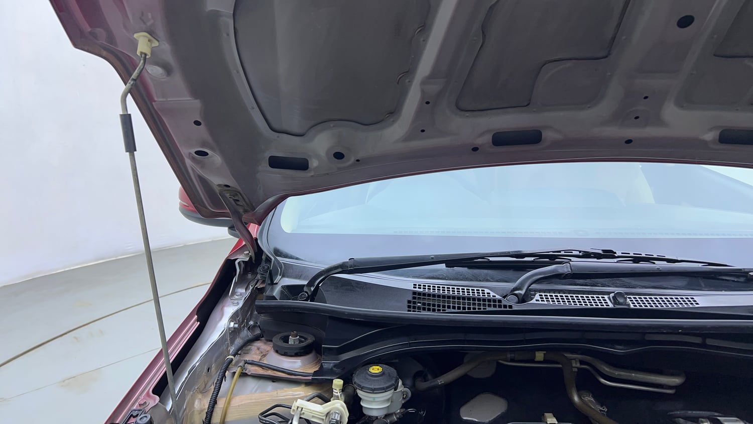 Used 2019 Honda Amaze 1.2 V CVT Petrol Petrol Automatic engine ENGINE RIGHT SIDE HINGE & APRON VIEW