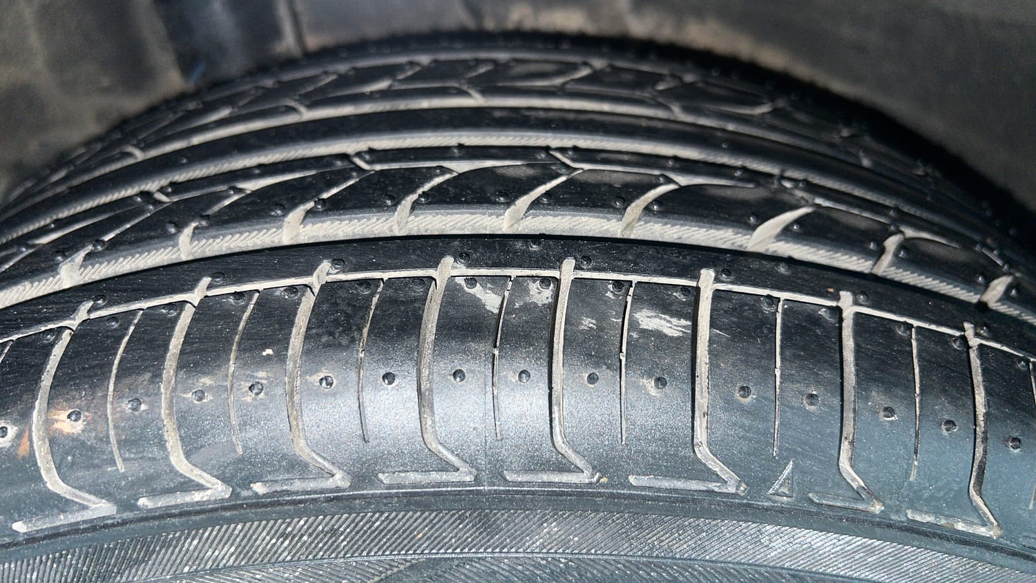 Used 2019 Hyundai Verna SX (O) 1.6 VTVT AT Petrol Automatic tyres RIGHT REAR TYRE TREAD VIEW
