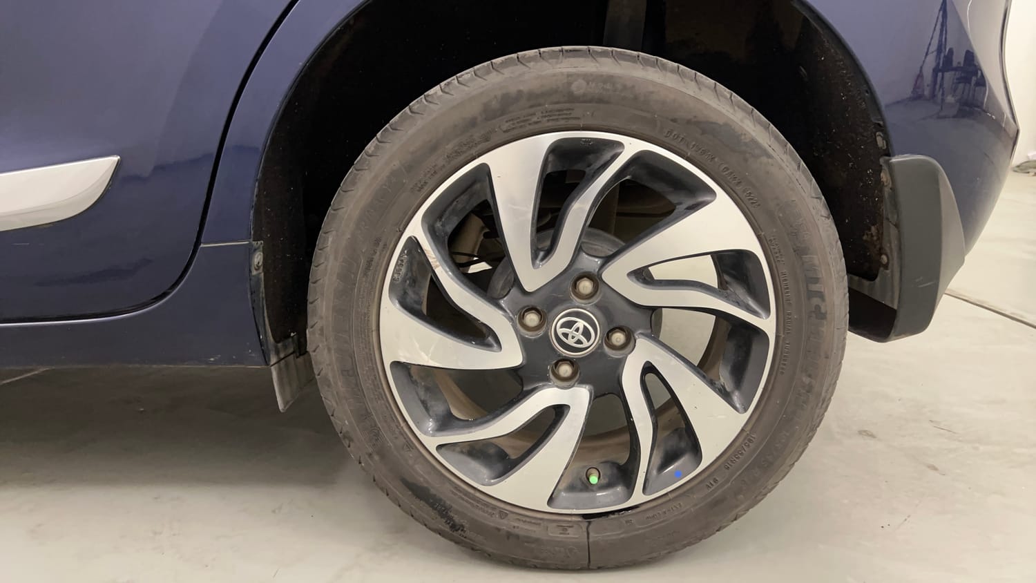 Used 2019 Toyota Glanza V Petrol Manual tyres LEFT REAR TYRE RIM VIEW