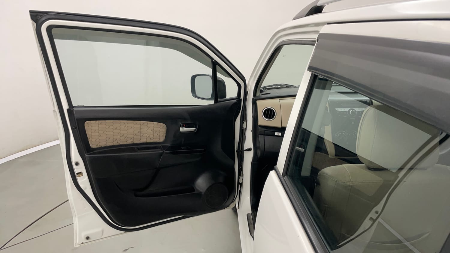 Used 2018 Maruti Suzuki Wagon R 1.0 VXI AMT Petrol Automatic interior LEFT FRONT DOOR OPEN VIEW