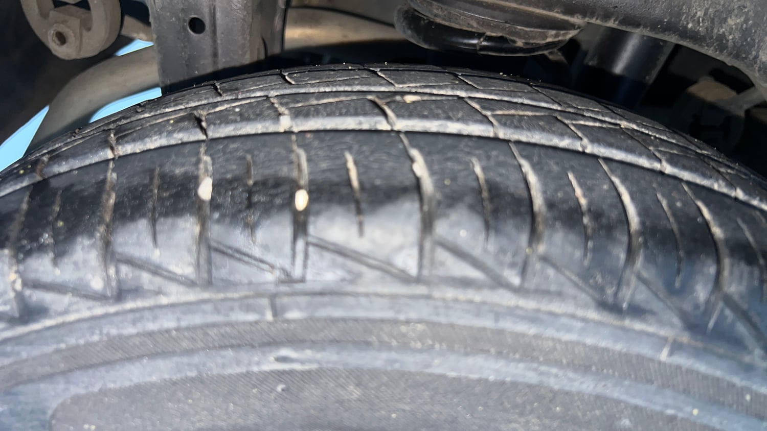 Used 2022 Maruti Suzuki Alto 800 LXi (O) CNG Cng Manual tyres RIGHT REAR TYRE TREAD VIEW