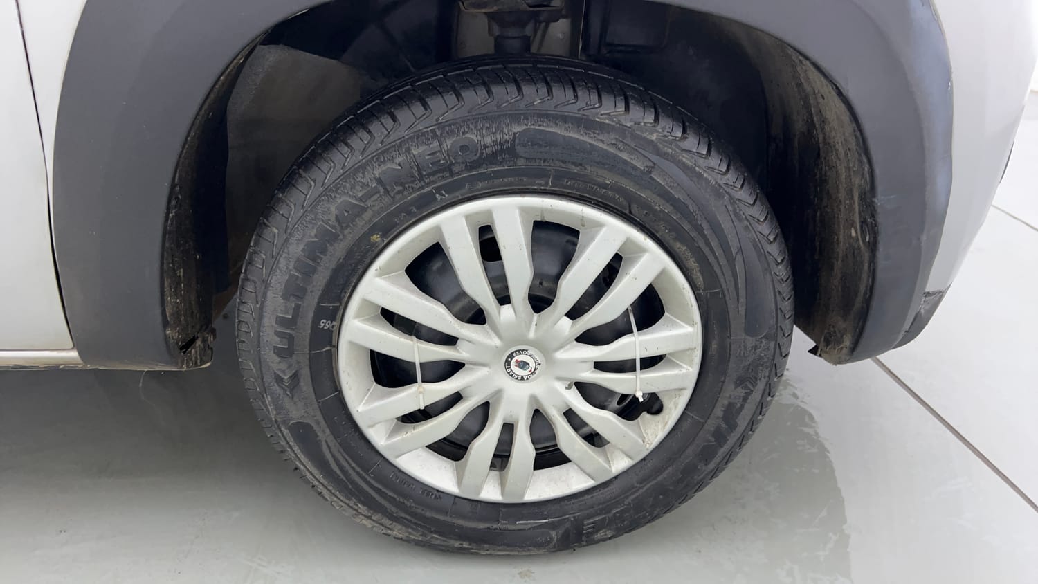 Used 2018 Renault Kwid RXE Petrol Manual tyres RIGHT FRONT TYRE RIM VIEW