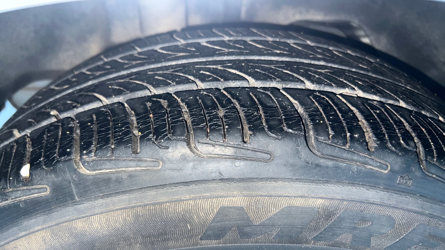 Used 2016 Ford Figo Titanium 1.2 Ti-VCT Petrol Manual tyres RIGHT REAR TYRE TREAD VIEW