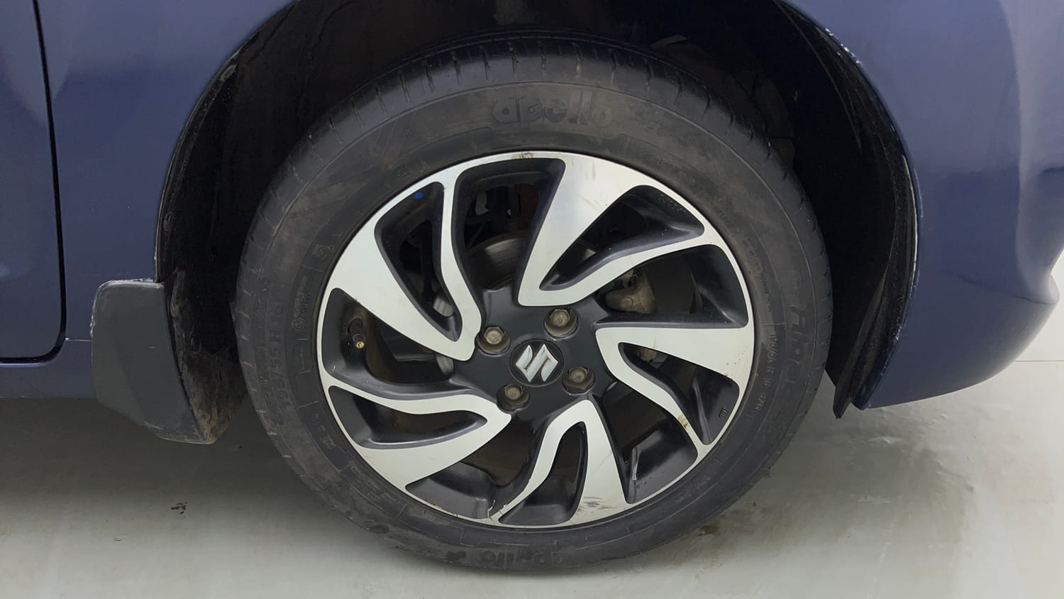 Used 2019 Maruti Suzuki Baleno Zeta Petrol Manual tyres RIGHT FRONT TYRE RIM VIEW