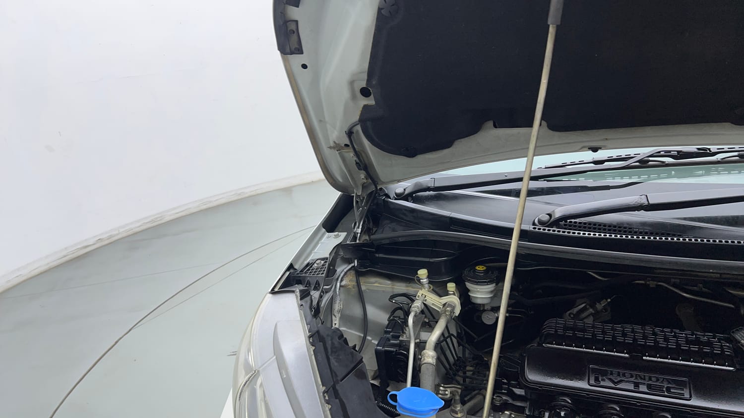 Used 2018 Honda WR-V VX MT Petrol Petrol Manual engine ENGINE RIGHT SIDE HINGE & APRON VIEW