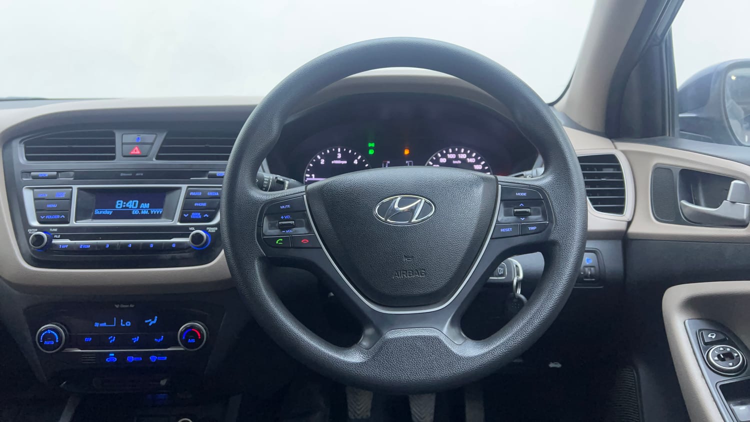 Used 2016 Hyundai Elite i20 Sportz 1.4 CRDI Diesel Manual interior STEERING VIEW