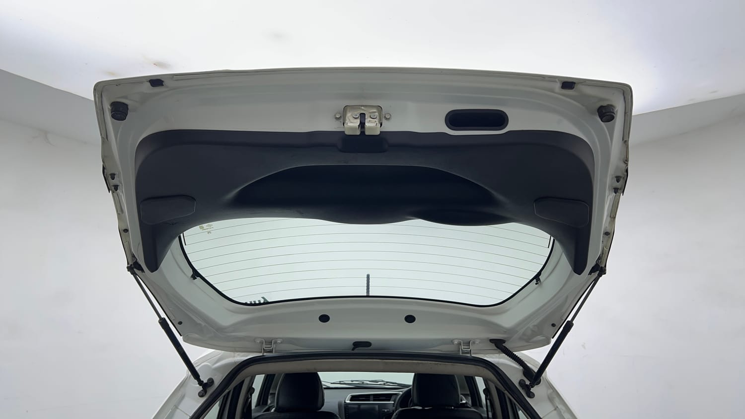 Used 2018 Honda WR-V VX MT Petrol Petrol Manual interior DICKY DOOR OPEN VIEW