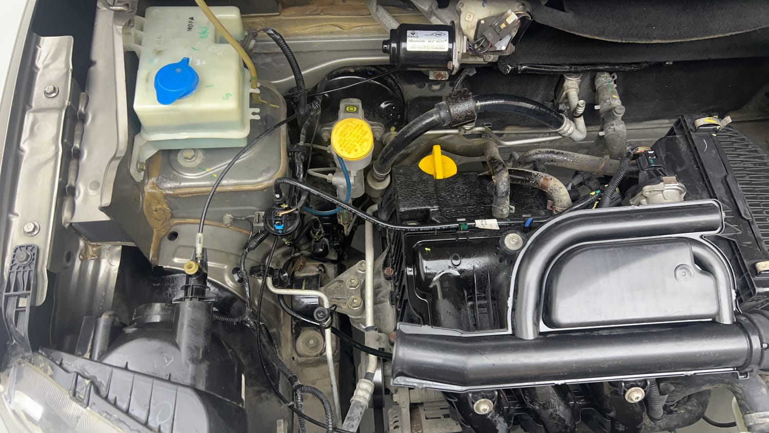 Used 2017 Renault Kwid CLIMBER 1.0 AMT Petrol Automatic engine ENGINE RIGHT SIDE VIEW