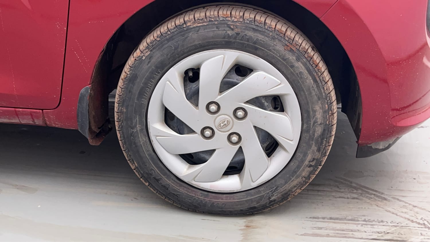 Used 2021 Hyundai Santro Sportz Petrol Manual tyres RIGHT FRONT TYRE RIM VIEW