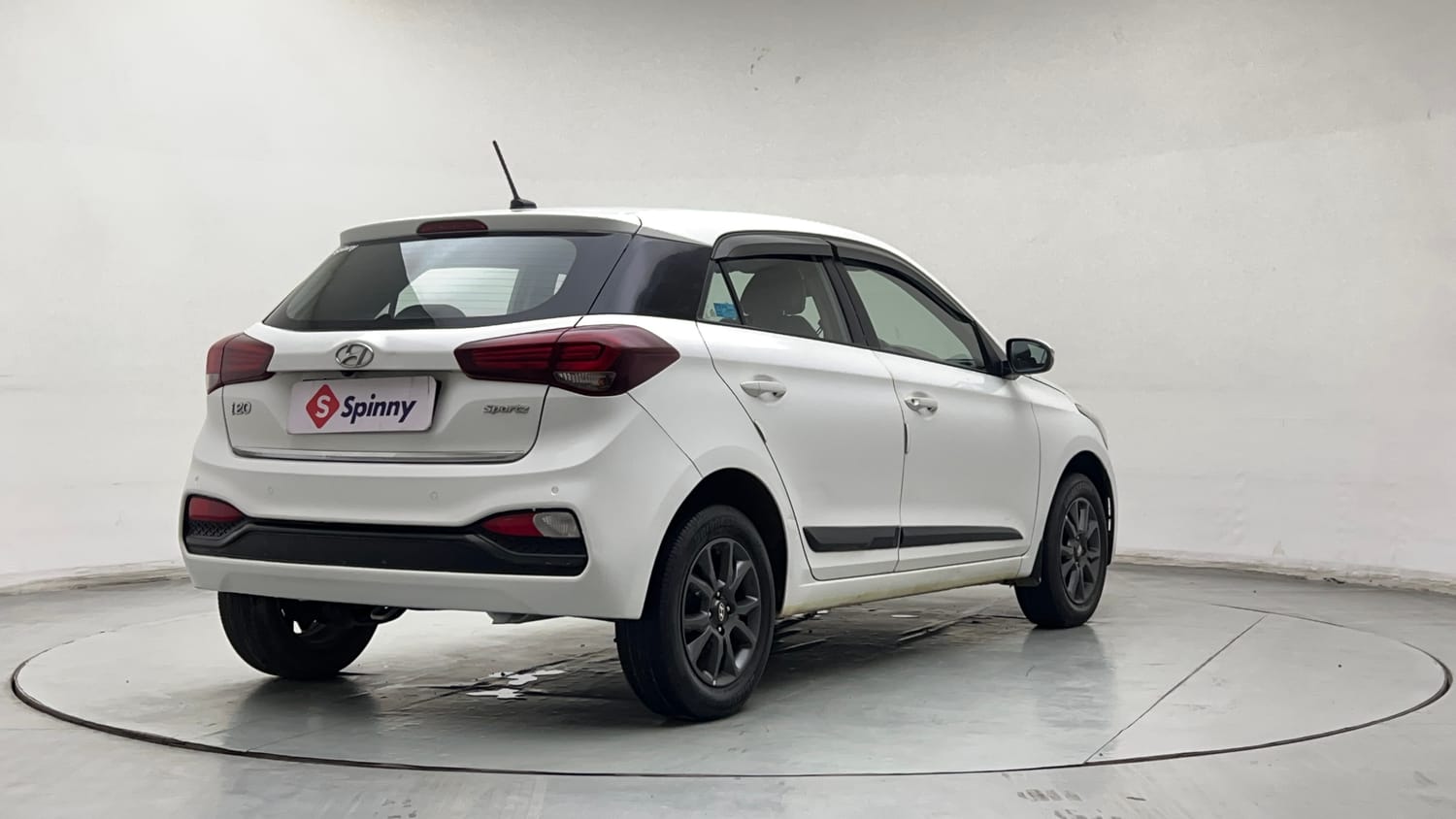 Used 2020 Hyundai Elite i20 Sportz Plus 1.2 Petrol Manual exterior RIGHT REAR CORNER VIEW