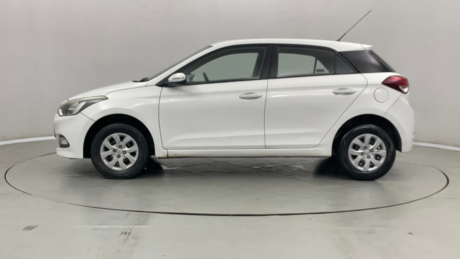 Used 2017 Hyundai Elite i20 Sportz 1.4 CRDI Diesel Manual exterior LEFT SIDE VIEW