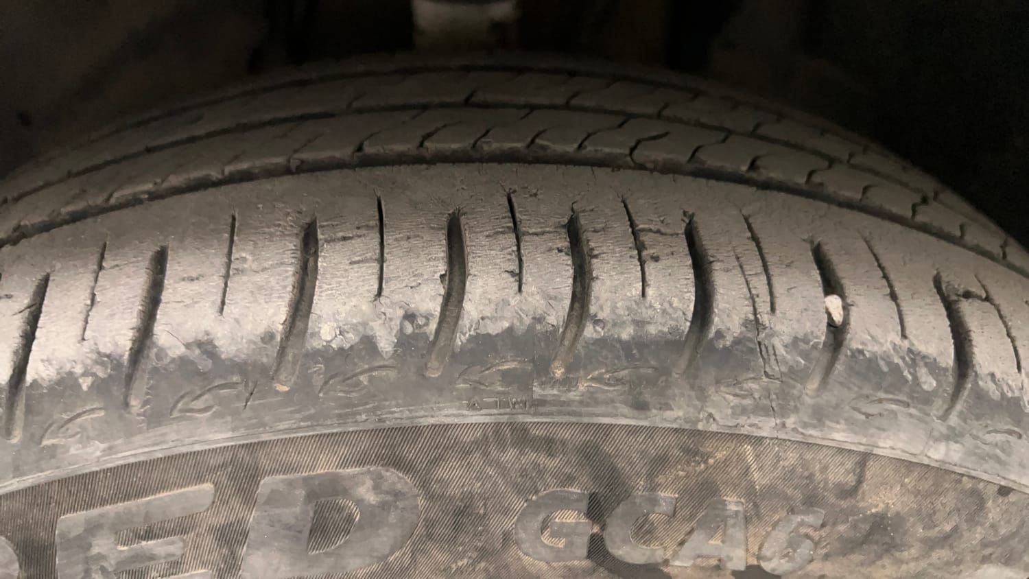 Used 2023 Tata Altroz XZ Plus (O) (S) iCNG Cng Manual tyres LEFT FRONT TYRE TREAD VIEW
