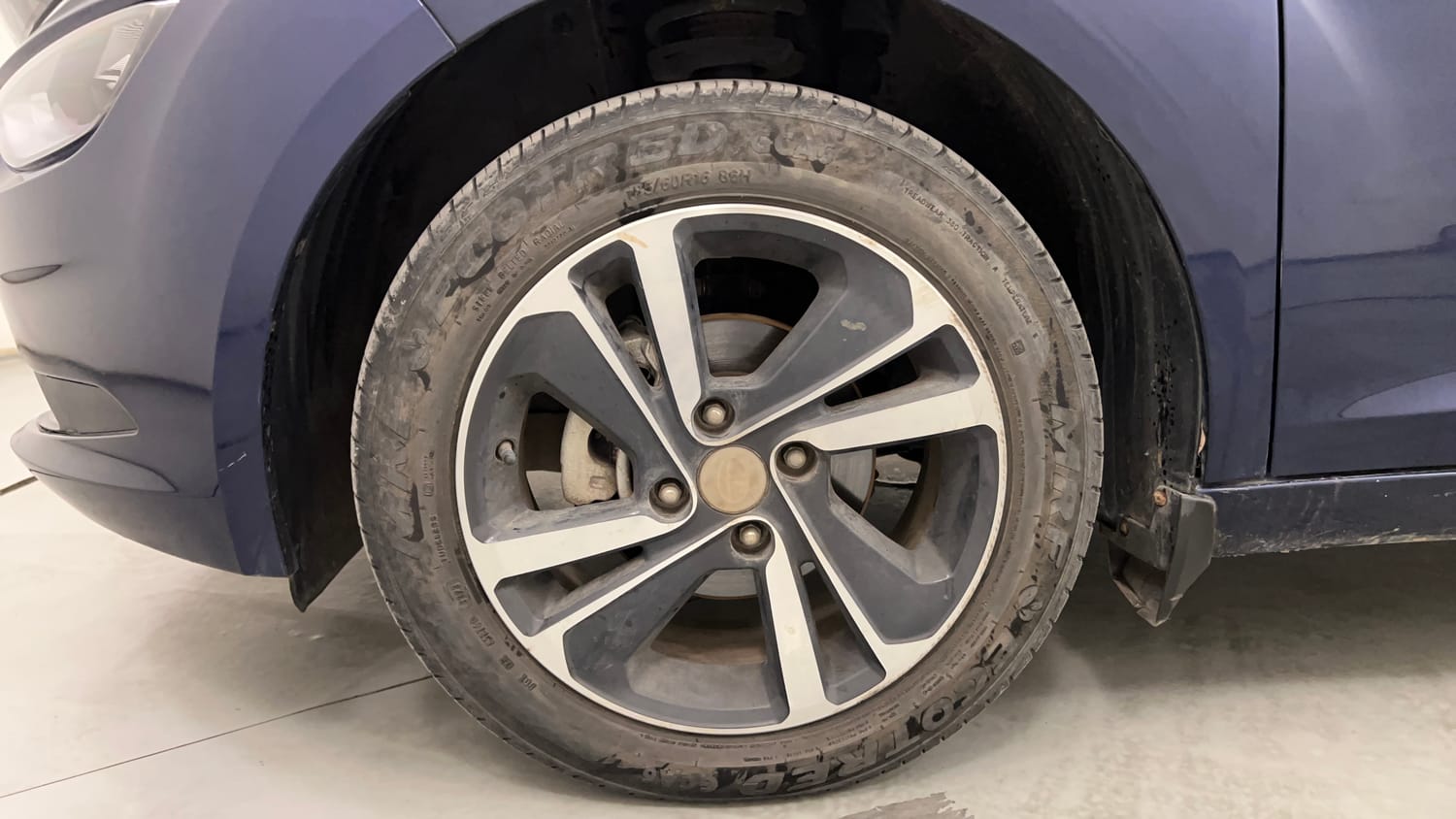Used 2023 Tata Altroz XZ Plus (O) (S) iCNG Cng Manual tyres LEFT FRONT TYRE RIM VIEW