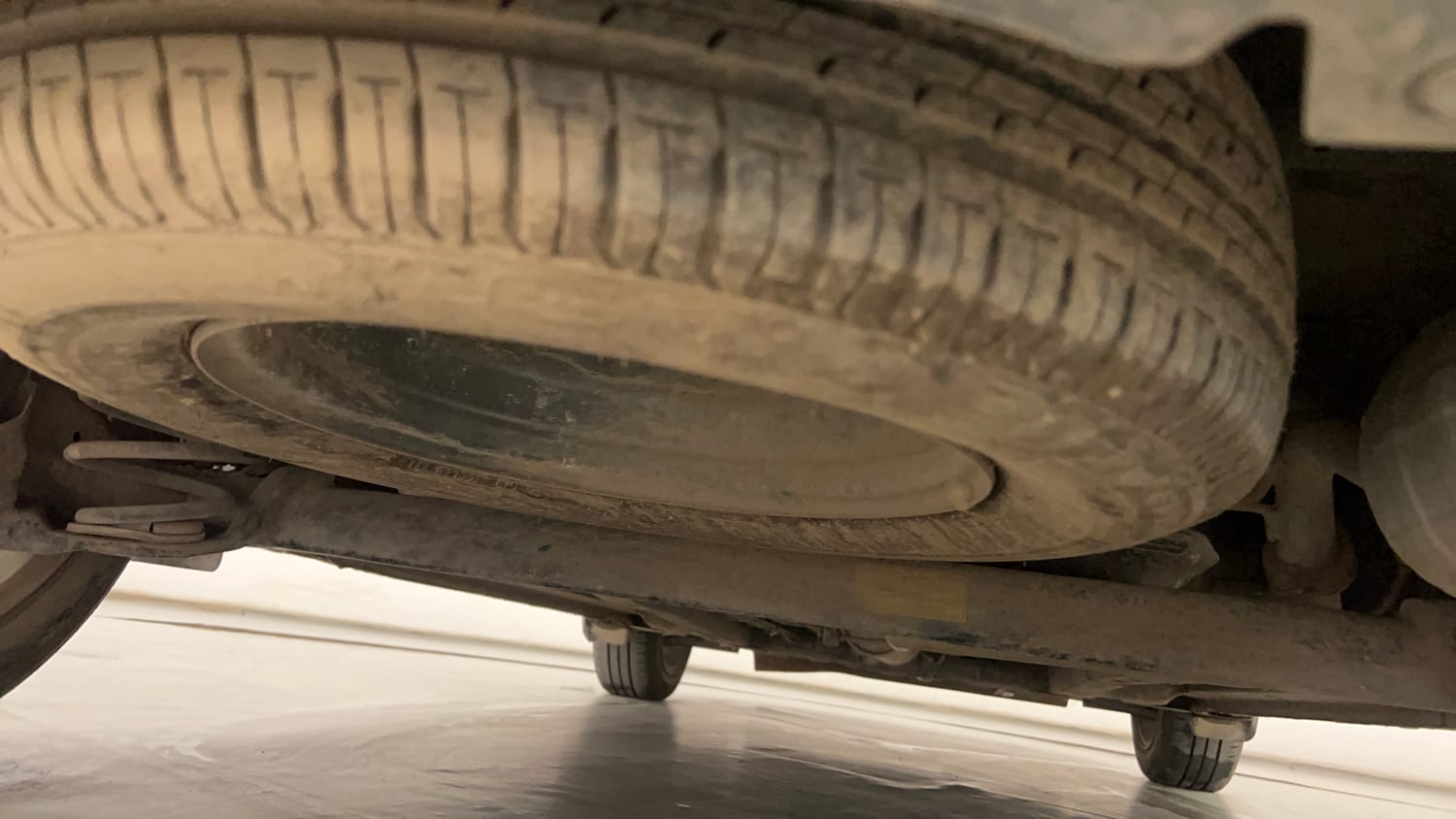 Used 2023 Tata Altroz XZ Plus (O) (S) iCNG Cng Manual tyres SPARE TYRE VIEW