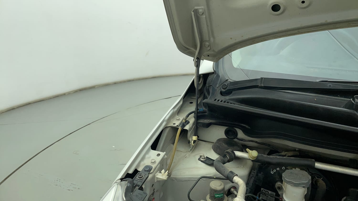 Used 2017 Maruti Suzuki Celerio VXi Petrol Manual engine ENGINE RIGHT SIDE HINGE & APRON VIEW