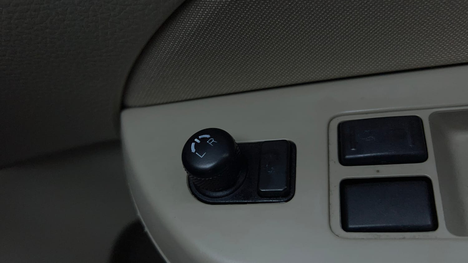Used 2015 Maruti Suzuki Swift Dzire VXI Petrol Manual top_features Adjustable ORVM