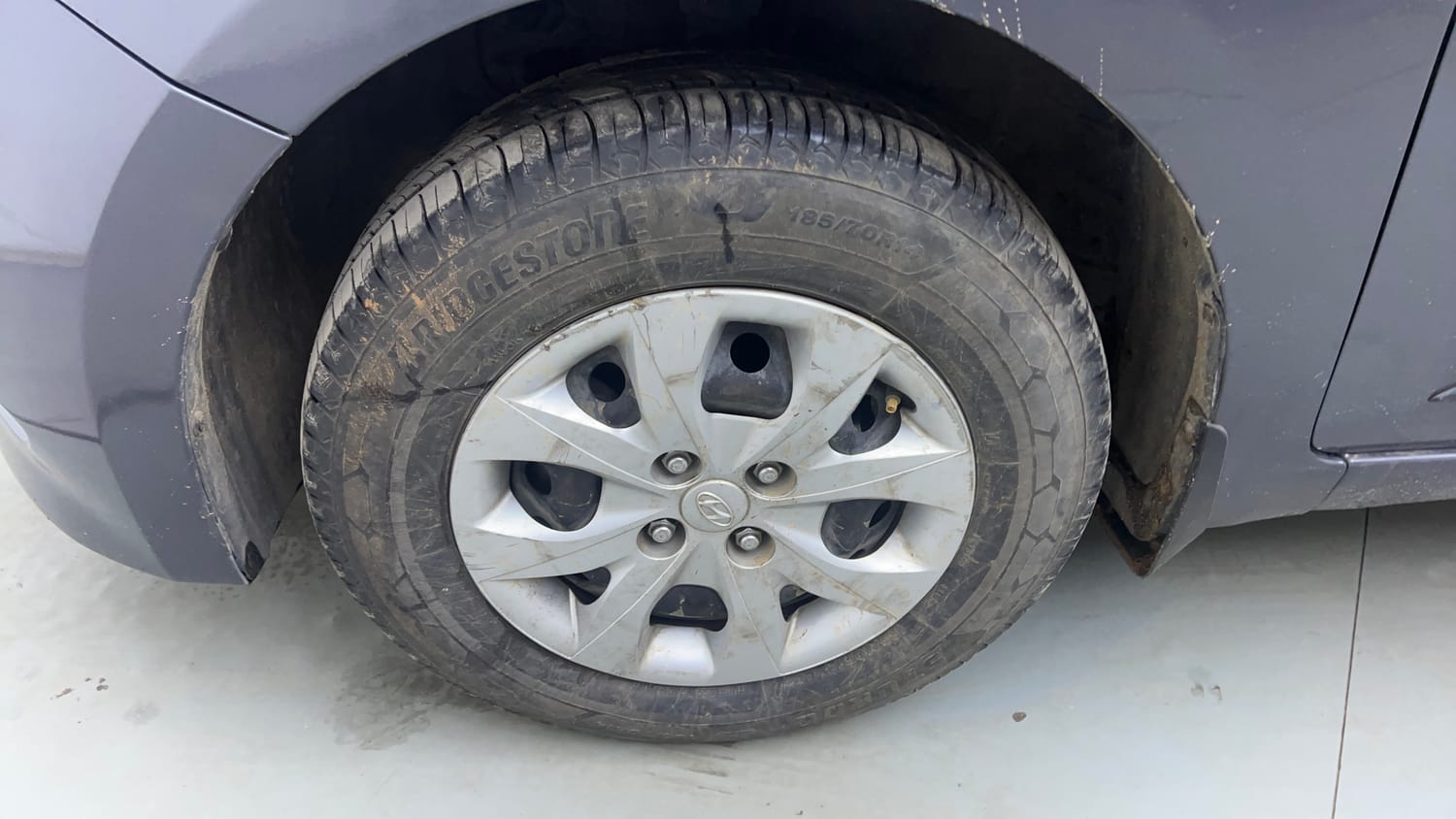Used 2016 Hyundai Elite i20 Sportz 1.4 CRDI Diesel Manual tyres LEFT FRONT TYRE RIM VIEW