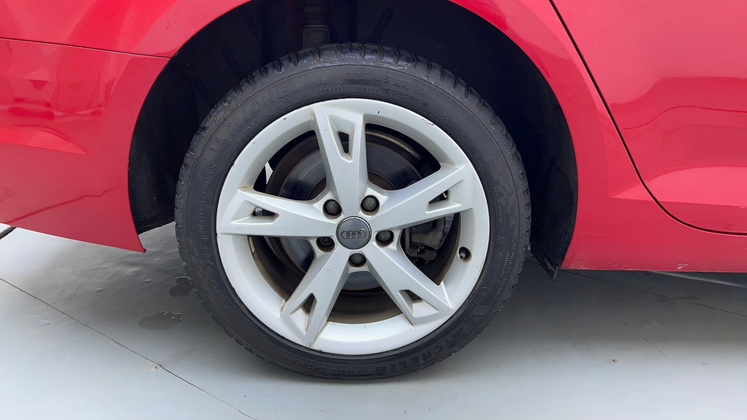 Used 2017 Audi A4 30 TFSI Technology Pack Petrol Automatic tyres RIGHT REAR TYRE RIM VIEW