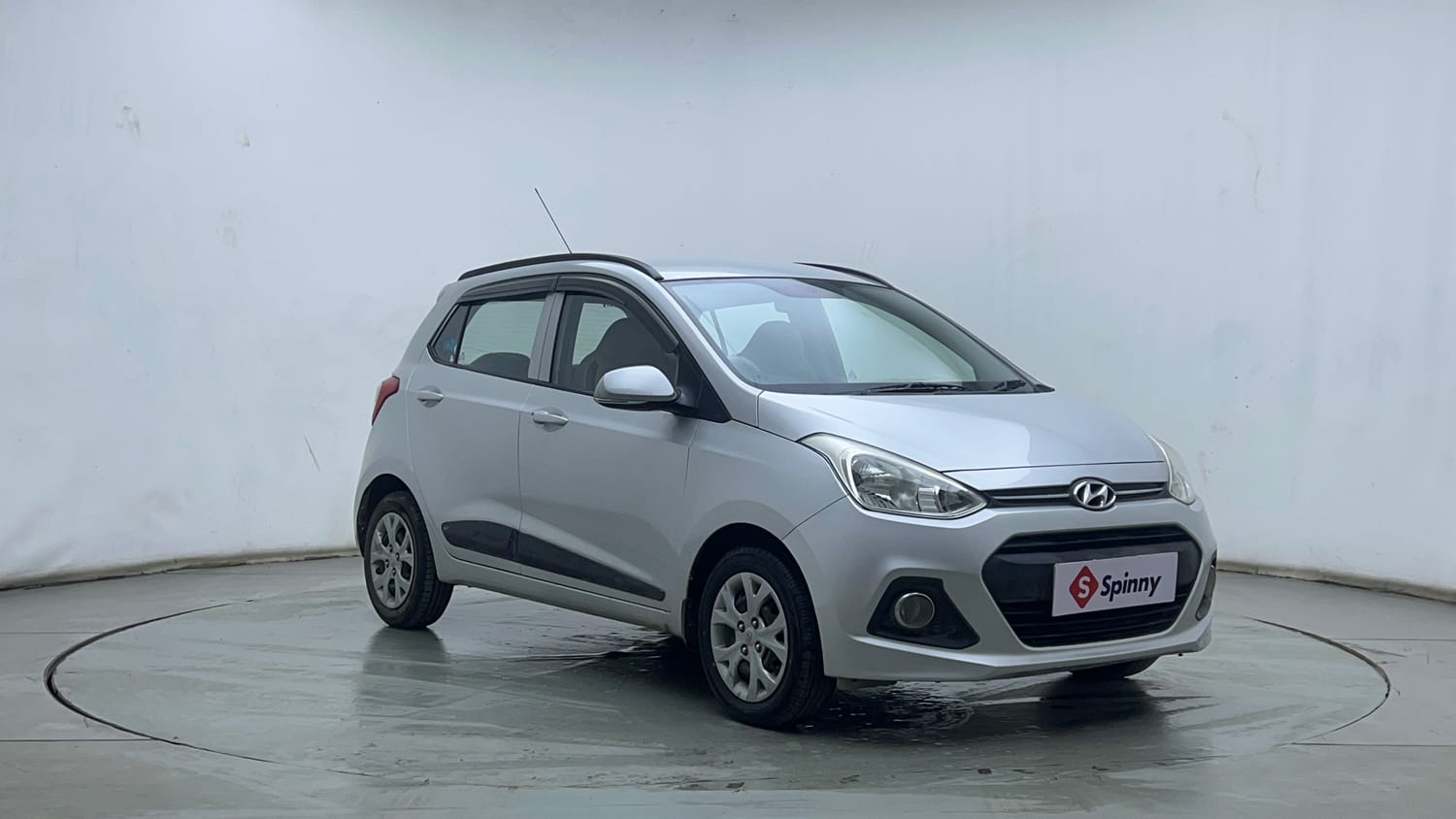 Used 2017 Hyundai Grand i10 Sportz 1.2 Kappa VTVT Petrol Manual exterior RIGHT FRONT CORNER VIEW