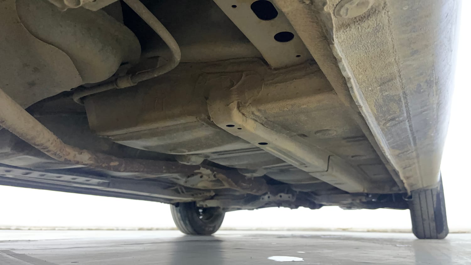 Used 2013 Hyundai i10 Era 1.1 iRDE2 Petrol Manual extra REAR RIGHT UNDERBODY VIEW