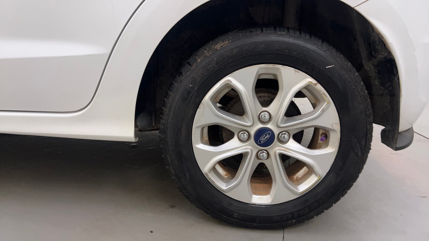 Used 2017 Ford Figo Titanium 1.5 Ti-VCT AT Petrol Automatic tyres LEFT REAR TYRE RIM VIEW