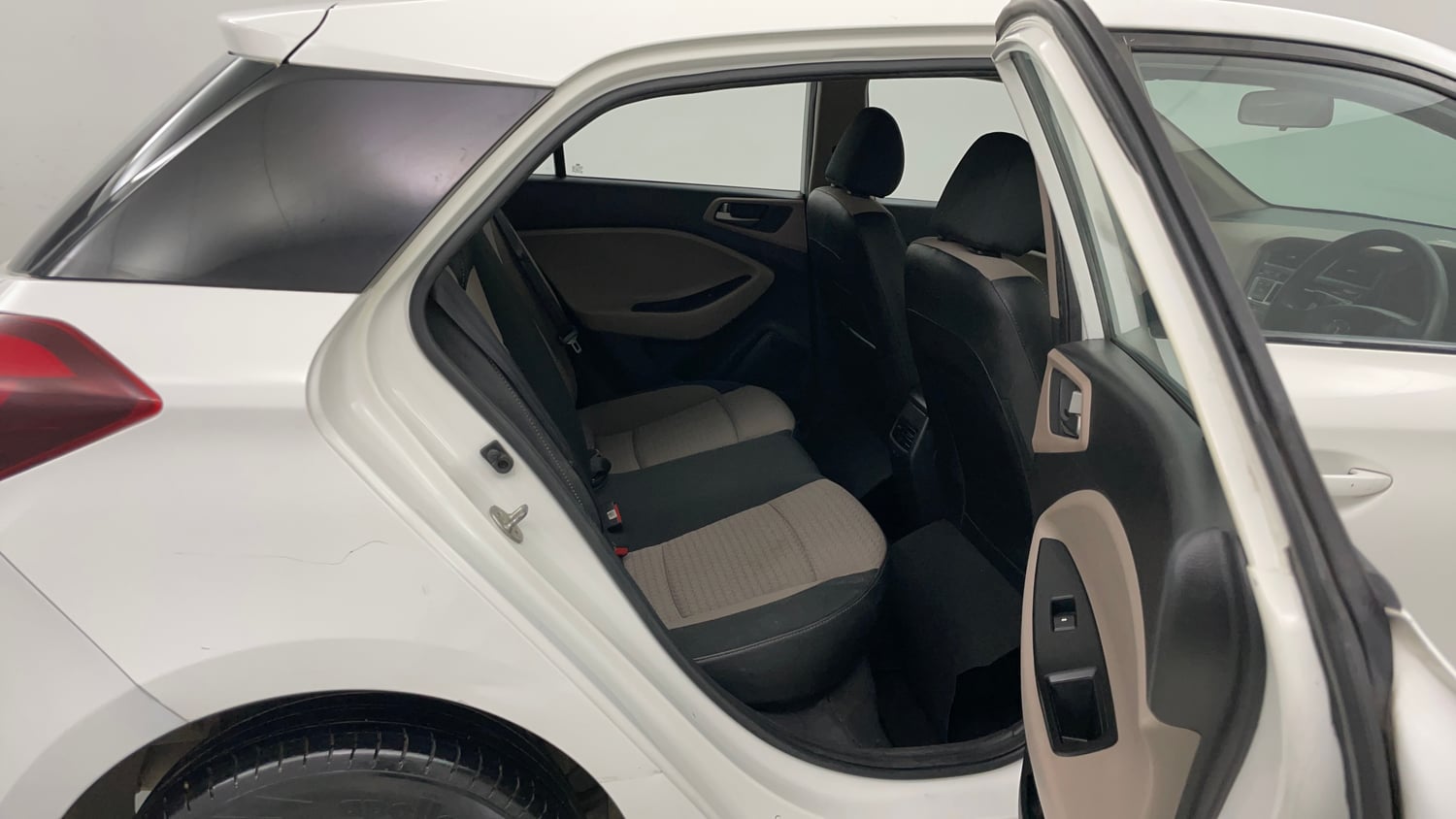 Used 2017 Hyundai Elite i20 Sportz 1.4 CRDI Diesel Manual interior RIGHT SIDE REAR DOOR CABIN VIEW