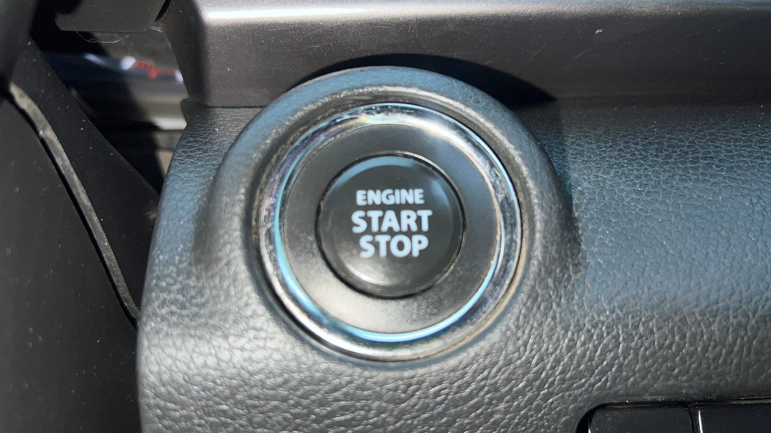 Used 2023 Maruti Suzuki XL6 Zeta MT CNG Cng Manual top_features Keyless start