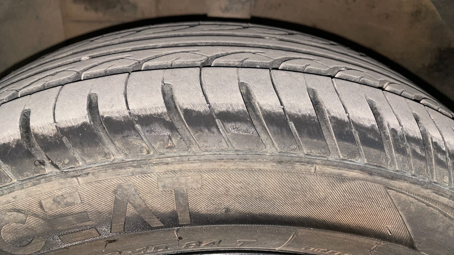 Used 2024 Hyundai Exter SX (O) 1.2 AMT Petrol Automatic tyres LEFT FRONT TYRE TREAD VIEW