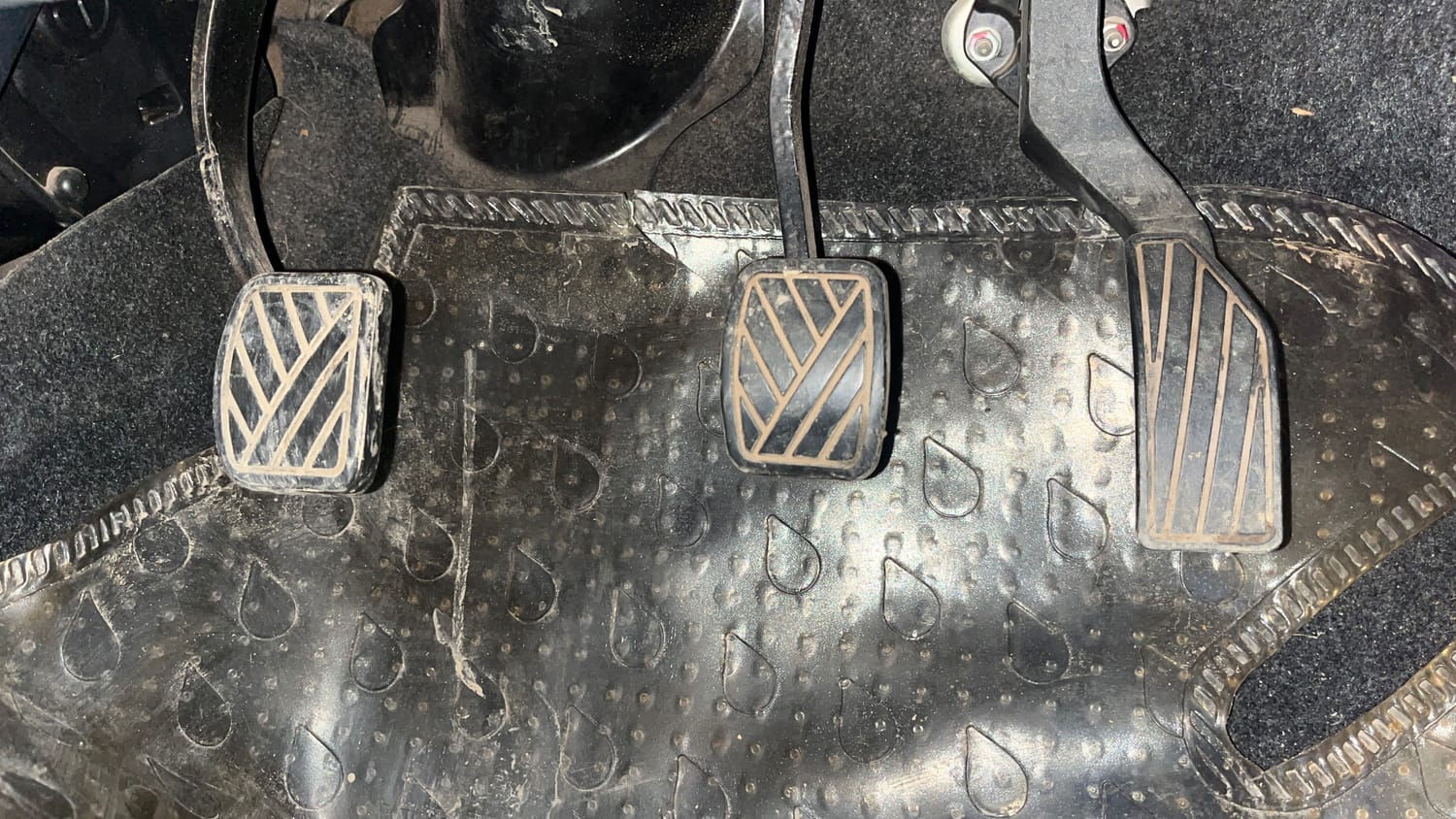 Used 2015 Maruti Suzuki Ritz Vxi BS-IV Petrol Manual interior PEDALS VIEW
