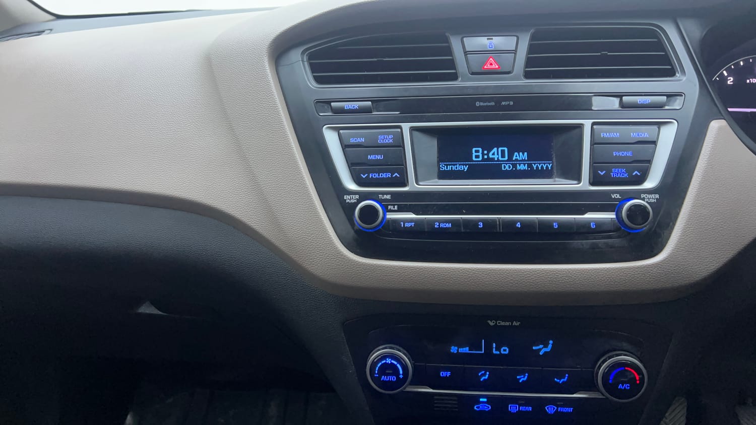Used 2016 Hyundai Elite i20 Sportz 1.4 CRDI Diesel Manual interior MUSIC SYSTEM & AC CONTROL VIEW