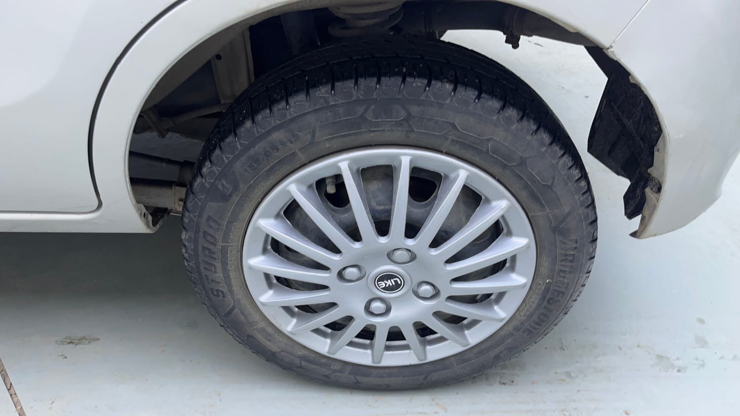 Used 2018 Maruti Suzuki Alto K10 VXi Petrol Manual tyres LEFT REAR TYRE RIM VIEW