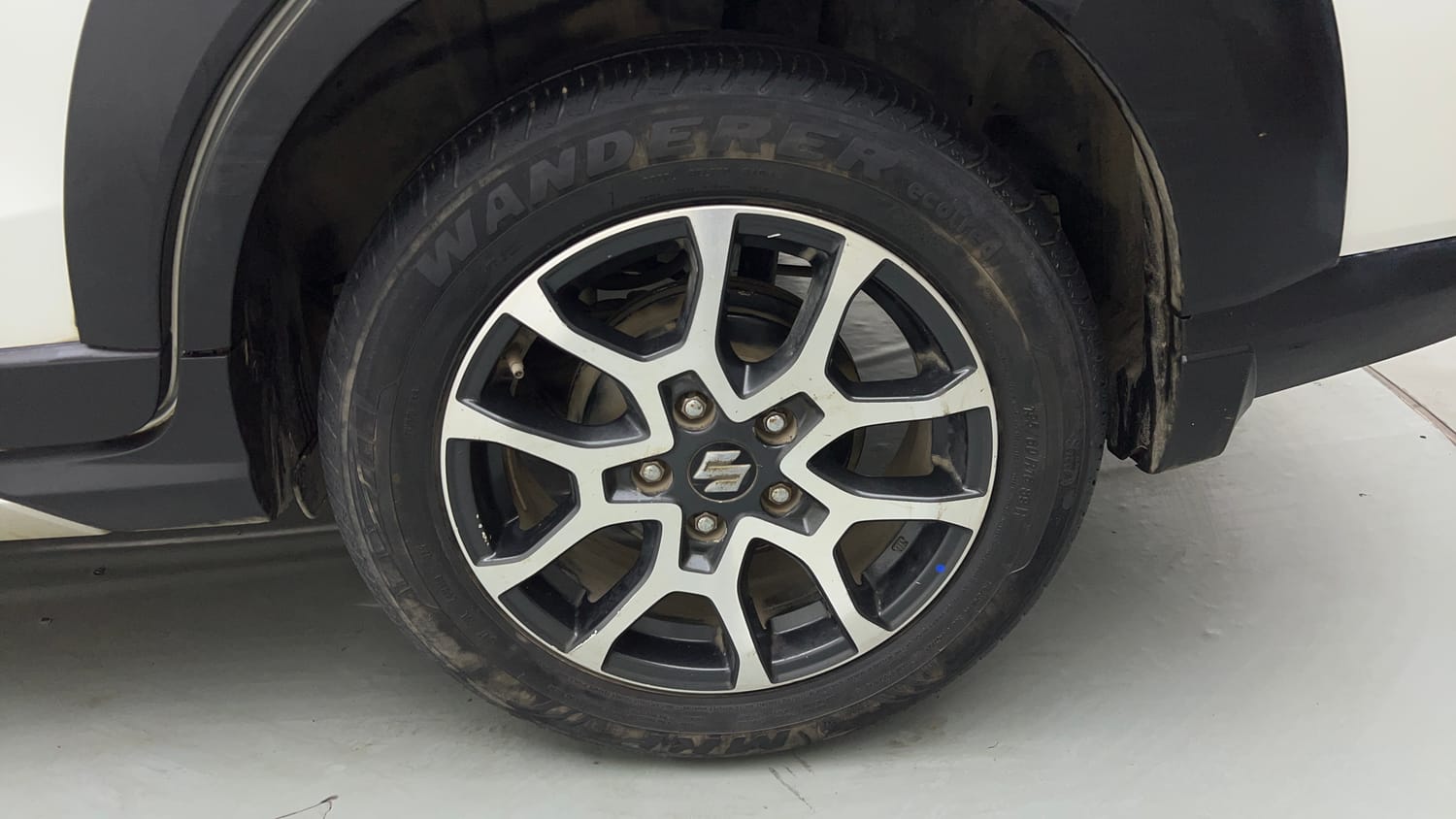 Used 2023 Maruti Suzuki XL6 Zeta MT CNG Cng Manual tyres LEFT REAR TYRE RIM VIEW