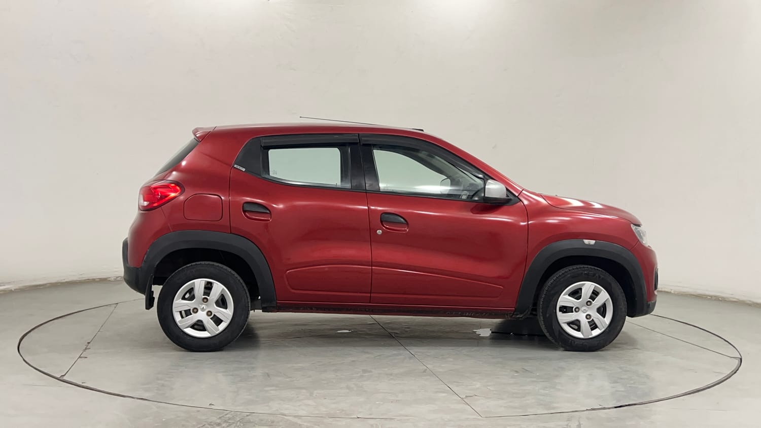 Used 2018 Renault Kwid 1.0 RXT Petrol Manual exterior RIGHT SIDE VIEW