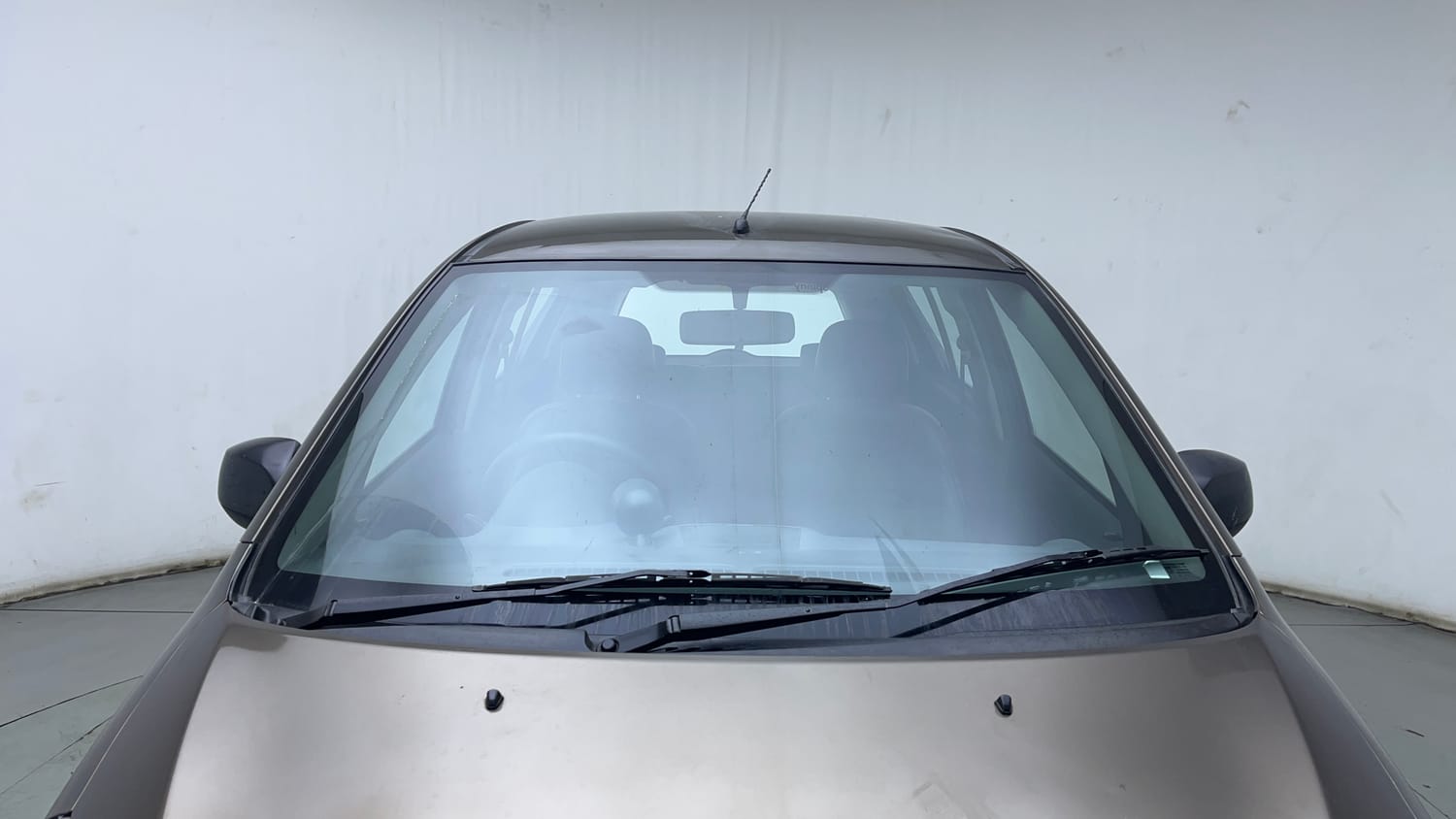 Used 2015 Maruti Suzuki Ritz Vxi BS-IV Petrol Manual exterior FRONT WINDSHIELD VIEW