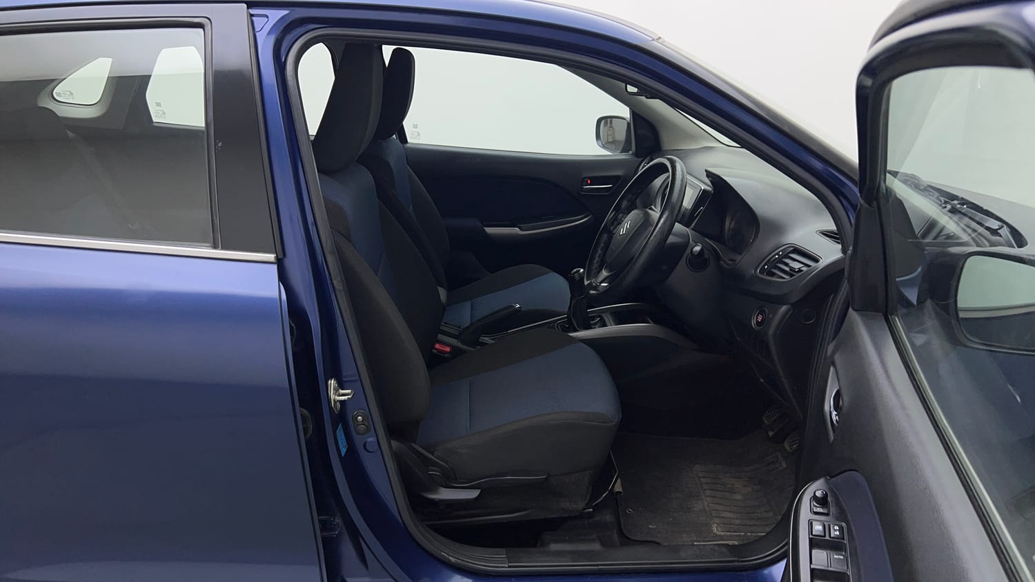 Used 2019 Maruti Suzuki Baleno Zeta Petrol Manual interior RIGHT SIDE FRONT DOOR CABIN VIEW