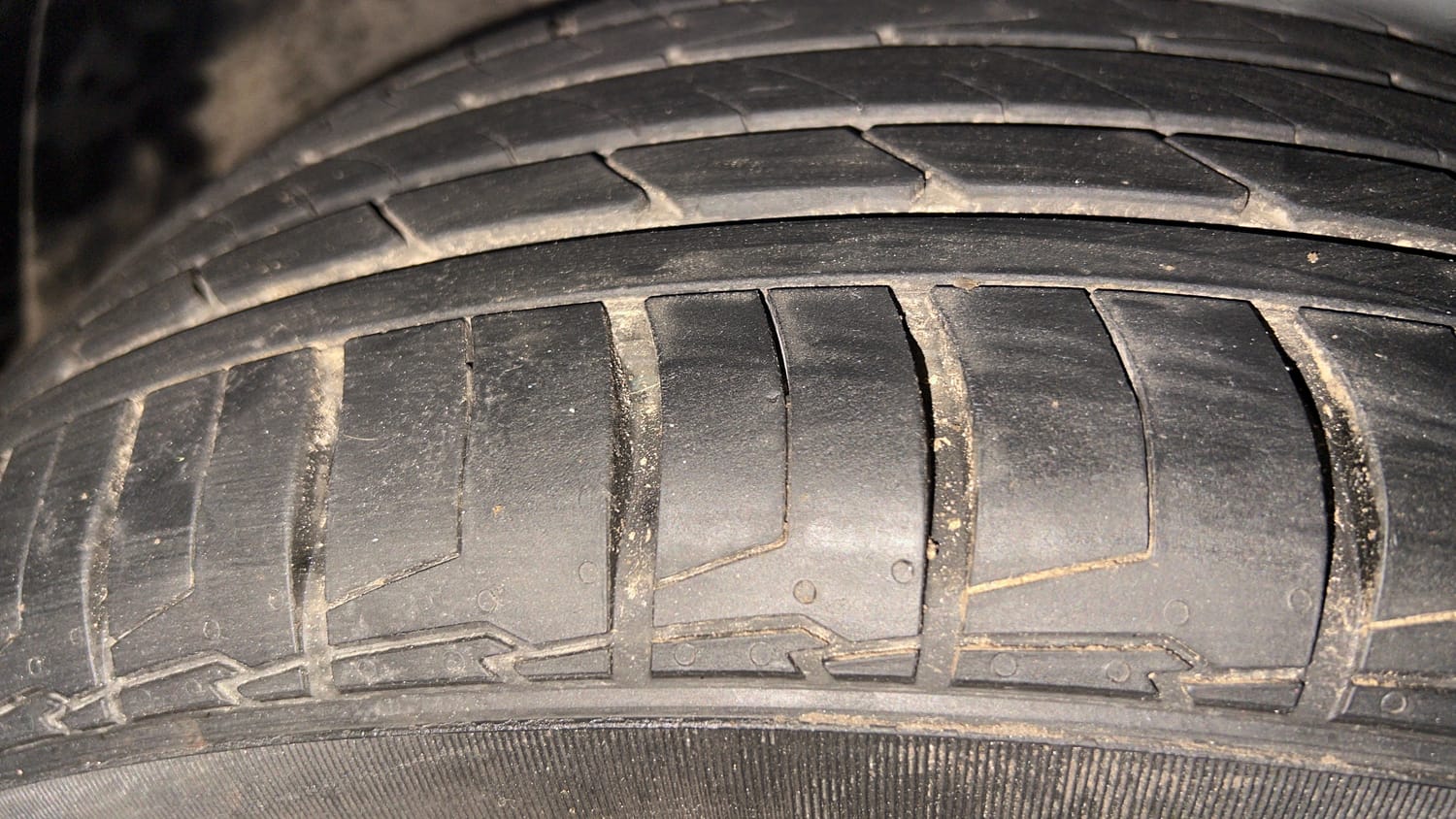 Used 2025 Kia Seltos GTX Plus 1.5 Turbo Petrol DCT Petrol Automatic tyres LEFT FRONT TYRE TREAD VIEW