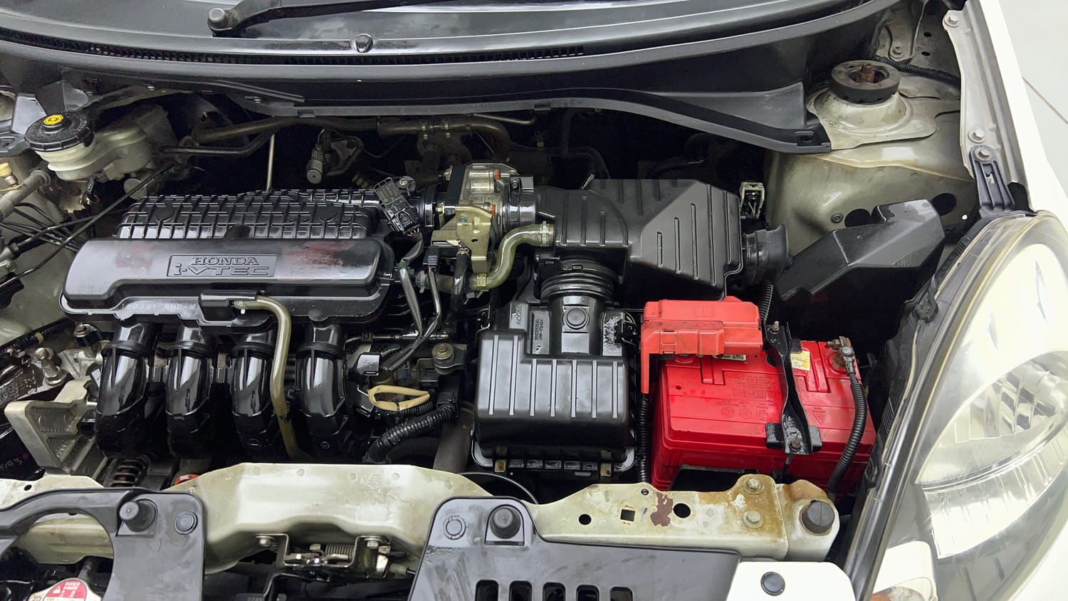 Used 2015 Honda Amaze 1.2 S i-VTEC Petrol Manual engine ENGINE LEFT SIDE VIEW
