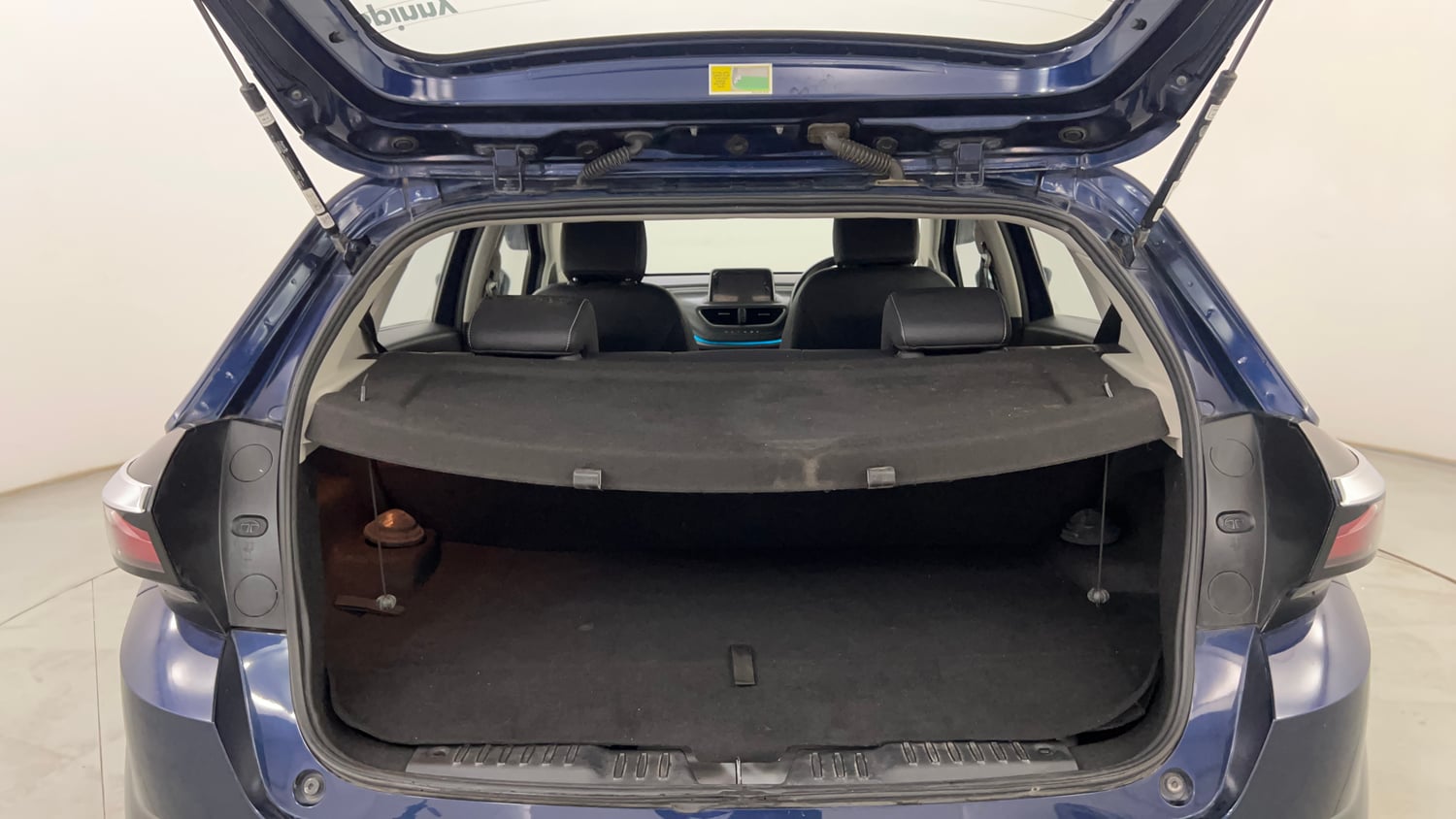 Used 2023 Tata Altroz XZ Plus (O) (S) iCNG Cng Manual interior DICKY INSIDE VIEW