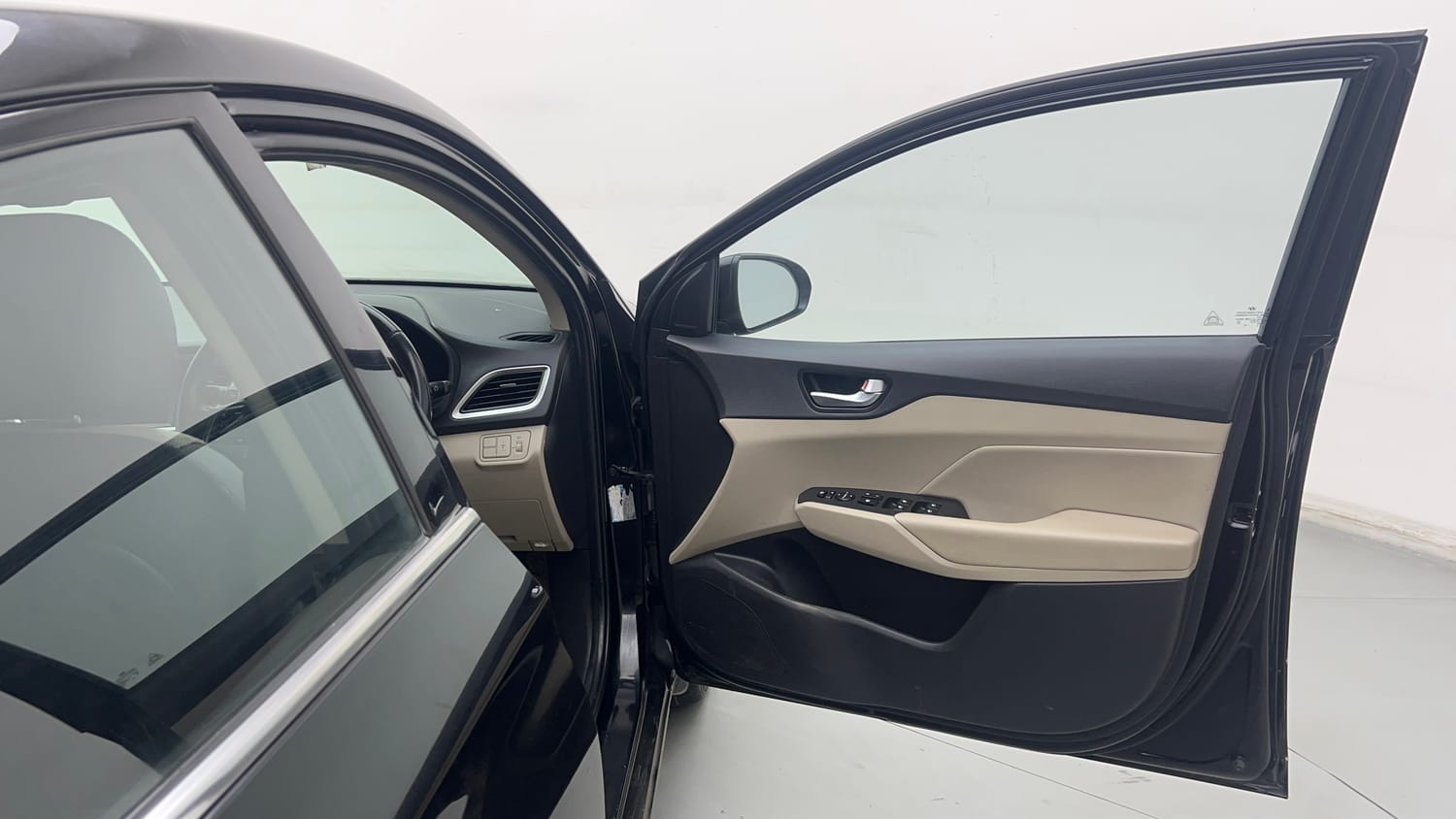 Used 2019 Hyundai Verna SX (O) 1.6 VTVT AT Petrol Automatic interior RIGHT FRONT DOOR OPEN VIEW