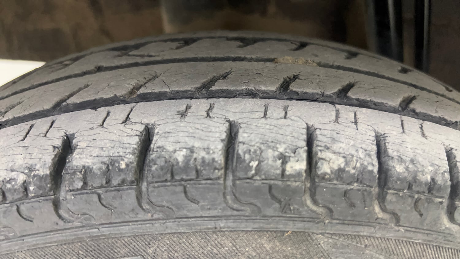 Used 2018 Renault Kwid 1.0 RXT Petrol Manual tyres RIGHT REAR TYRE TREAD VIEW