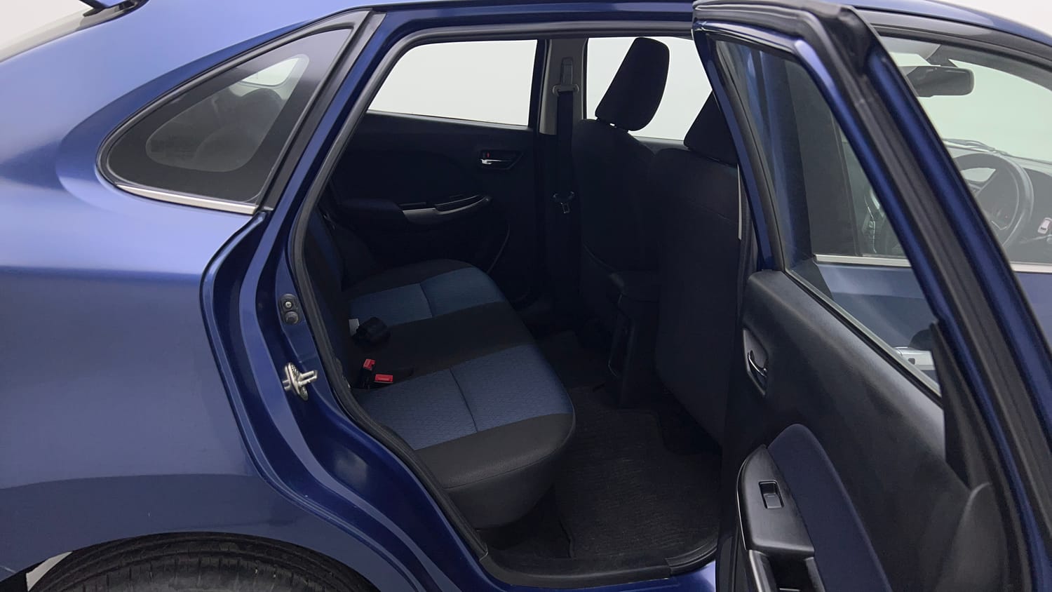 Used 2019 Maruti Suzuki Baleno Zeta Petrol Manual interior RIGHT SIDE REAR DOOR CABIN VIEW