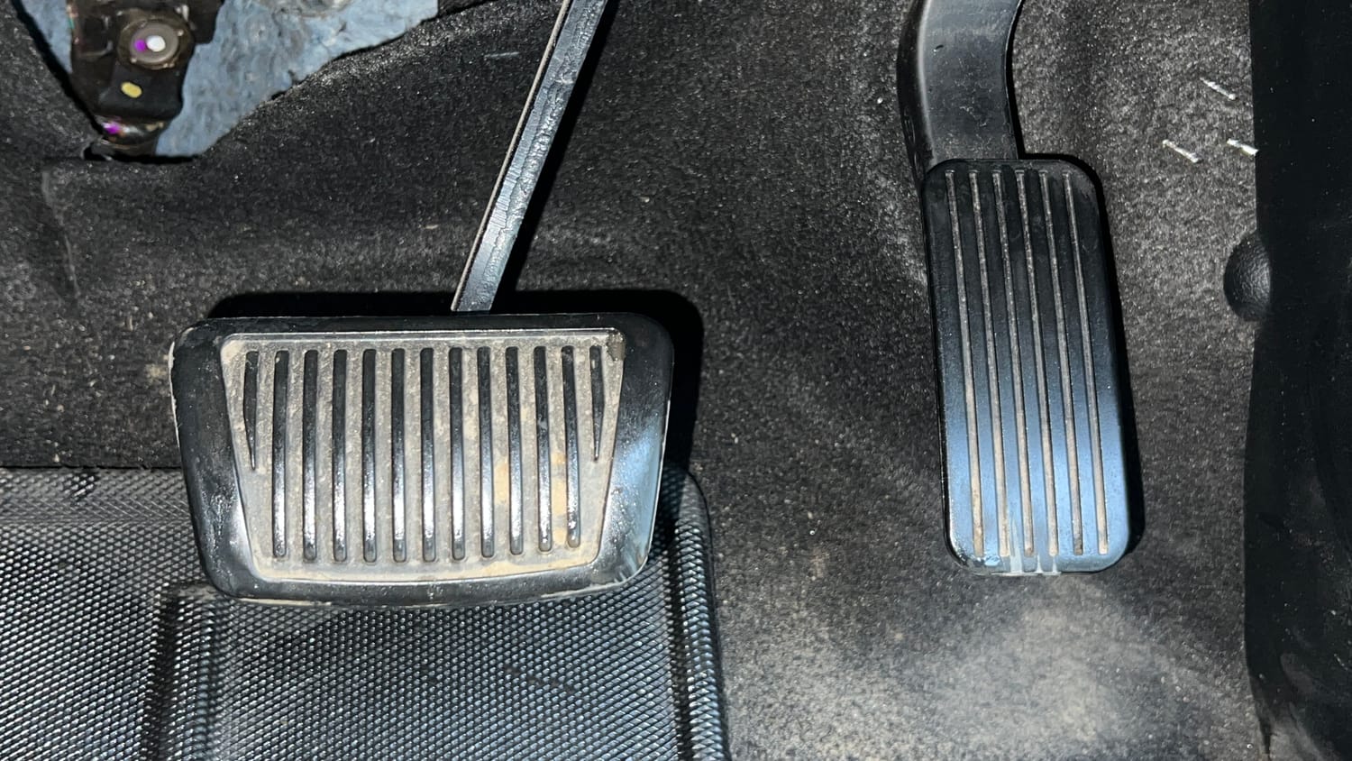 Used 2021 Hyundai Alcazar Signature (O) 6 STR 2.0 Petrol AT Petrol Automatic interior PEDALS VIEW