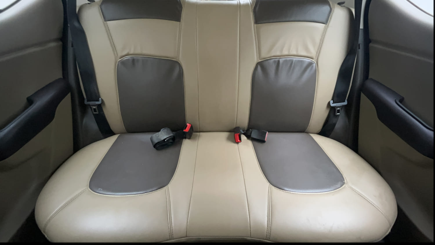 Used 2013 Hyundai i10 Era 1.1 iRDE2 Petrol Manual interior REAR SEAT CONDITION VIEW