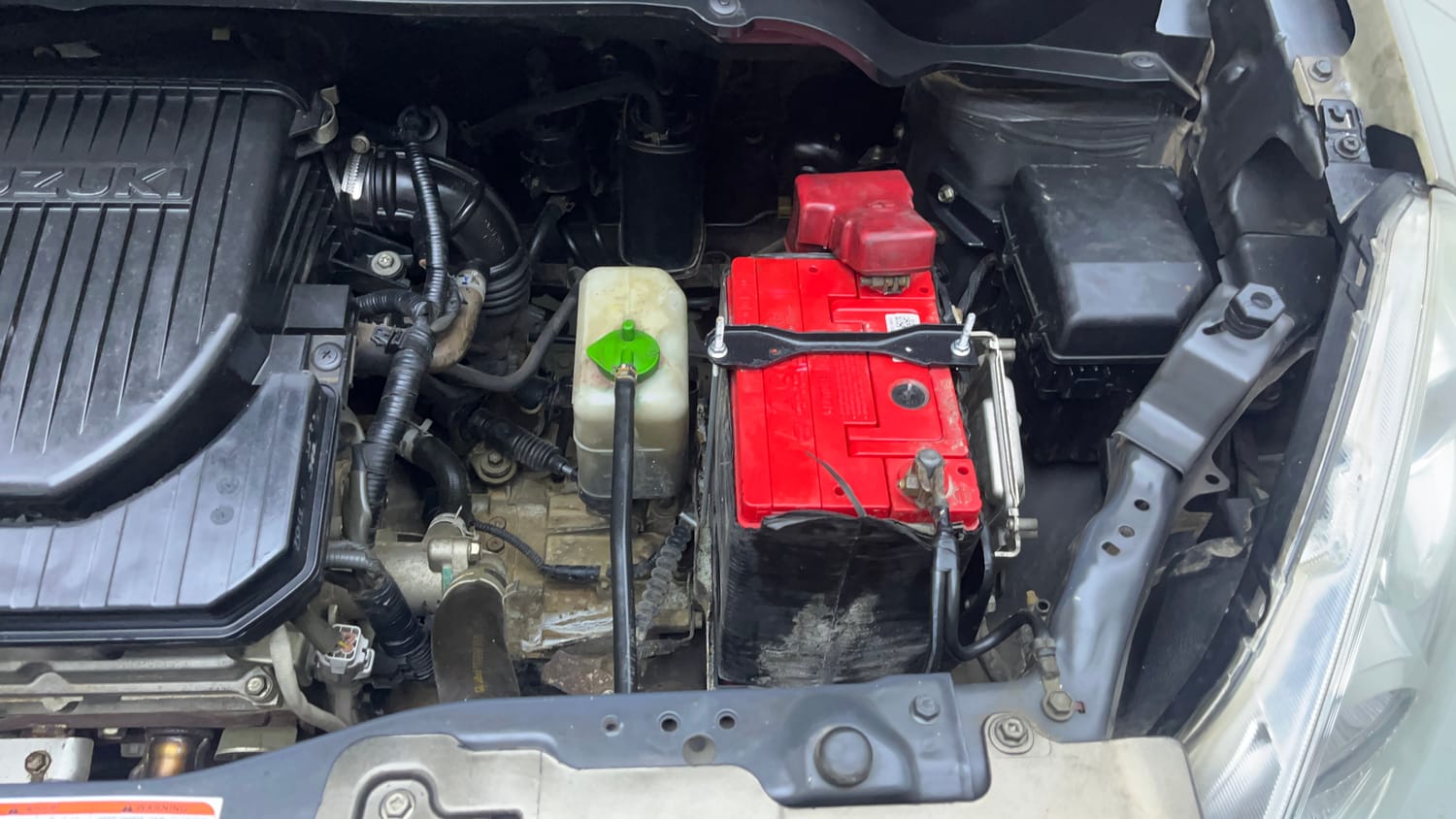 Used 2015 Maruti Suzuki Ritz Vxi BS-IV Petrol Manual engine ENGINE LEFT SIDE VIEW