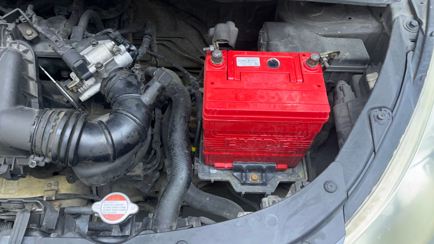 Used 2013 Hyundai i10 Era 1.1 iRDE2 Petrol Manual engine ENGINE LEFT SIDE VIEW