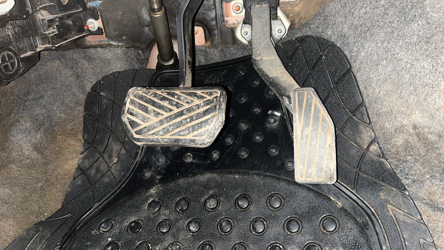 Used 2015 Maruti Suzuki Alto K10 VXi AMT Petrol Automatic interior PEDALS VIEW