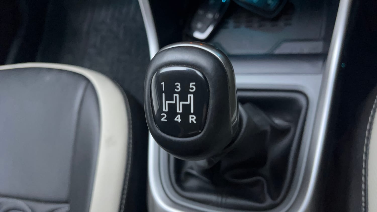 Used 2024 Tata Altroz XZ Plus (S) iCNG Cng Manual interior GEAR  KNOB VIEW