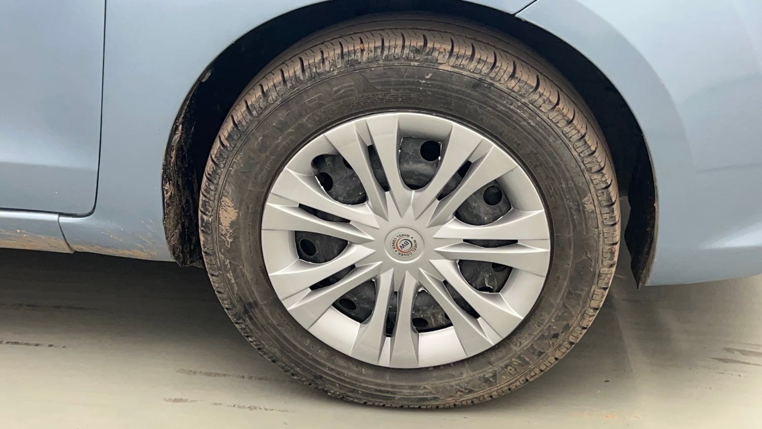 Used 2013 Maruti Suzuki Ertiga Vxi Petrol Manual tyres RIGHT FRONT TYRE RIM VIEW