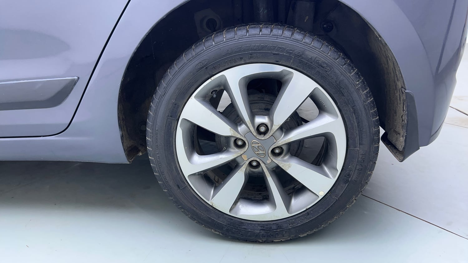 Used 2017 Hyundai Elite i20 Asta 1.2 (O) Petrol Manual tyres LEFT REAR TYRE RIM VIEW