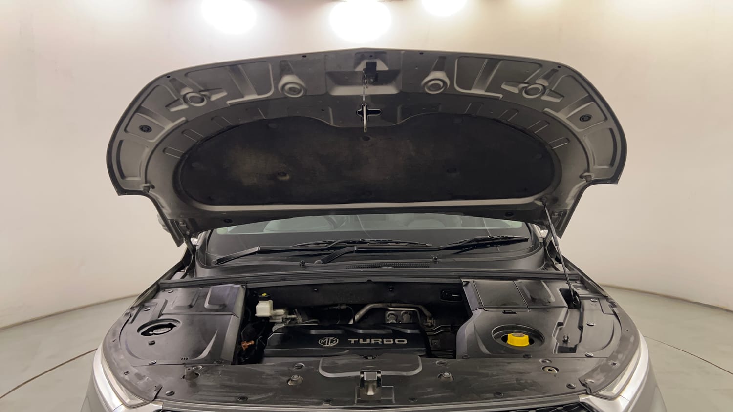 Used 2020 MG Motors Hector Sharp 1.5 DCT Petrol Petrol Automatic engine ENGINE & BONNET OPEN FRONT VIEW